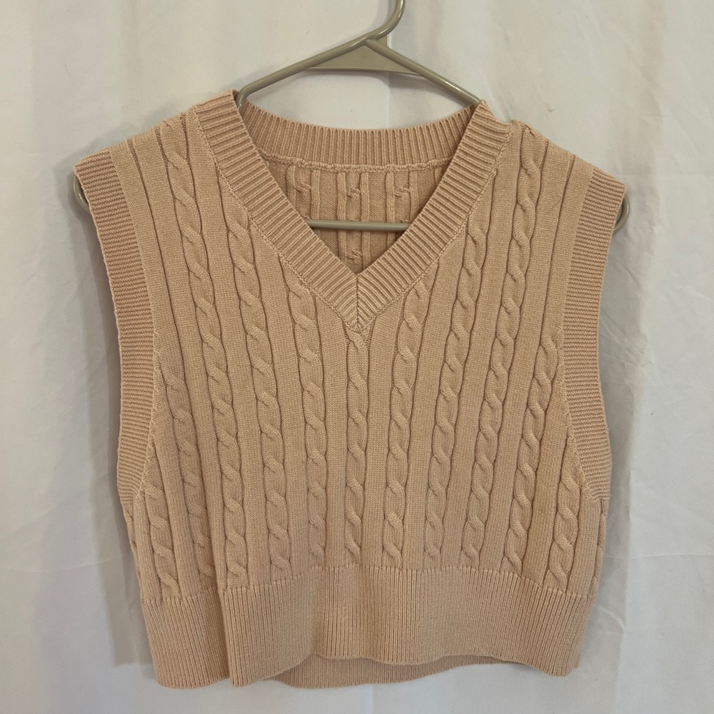 Cable Knit Sleeveless Sweater Vest - Tan
